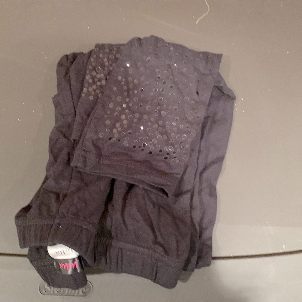 Black leggings with sparkly ankles